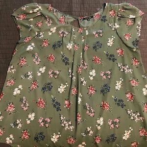 Papermoon 2x Green Floral Petal Sleeve Top